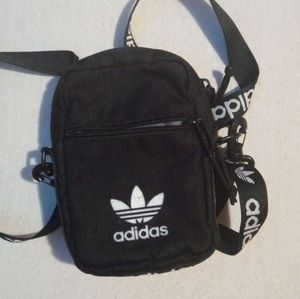 Festival adidas crossbody